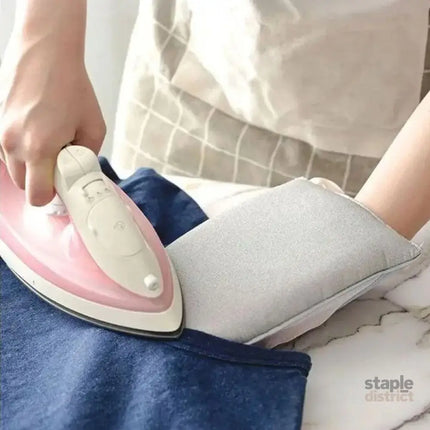 1 piece - Handheld ironing pad - Heat-resistant ironing mat - Portable ironing aid - Ironing tool - Steam glove with